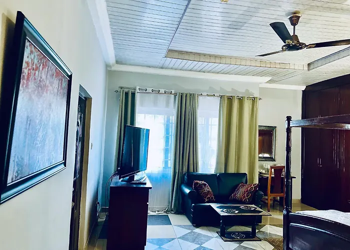 Coconut Pointe Villa & Beach Resort