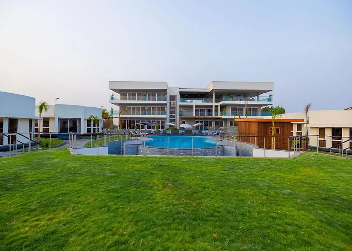 Bon Hotels Five Seasons Palm Resort